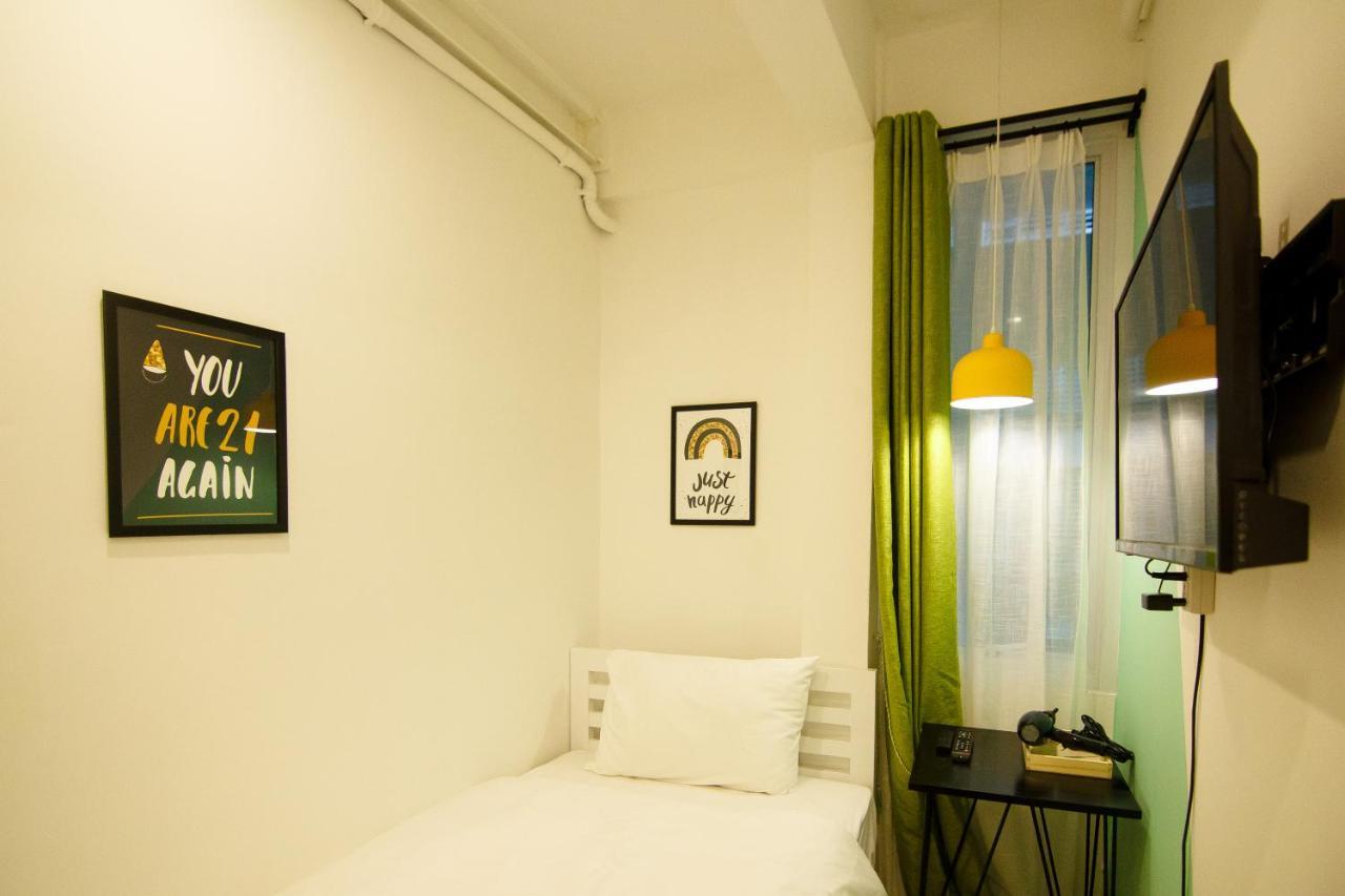 Hostel Folk Poshtel Asok Bangkok Exterior foto