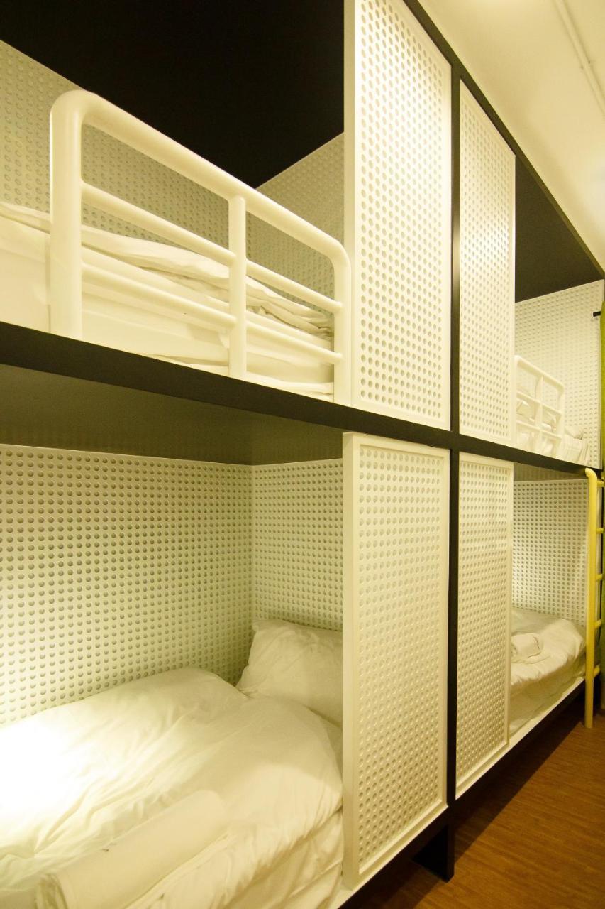 Hostel Folk Poshtel Asok Bangkok Exterior foto