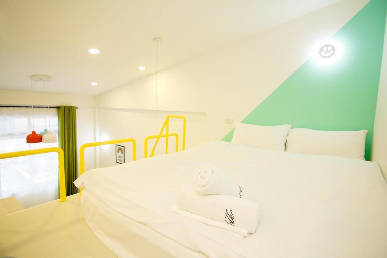 Hostel Folk Poshtel Asok Bangkok Exterior foto